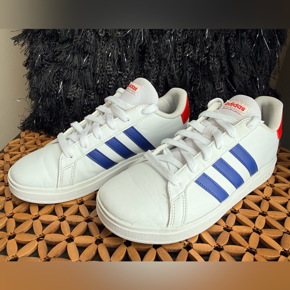 Adidas Grand Court Sneakers Sz 5 Big Boys or 7 Womens White/Royal Blue/Red